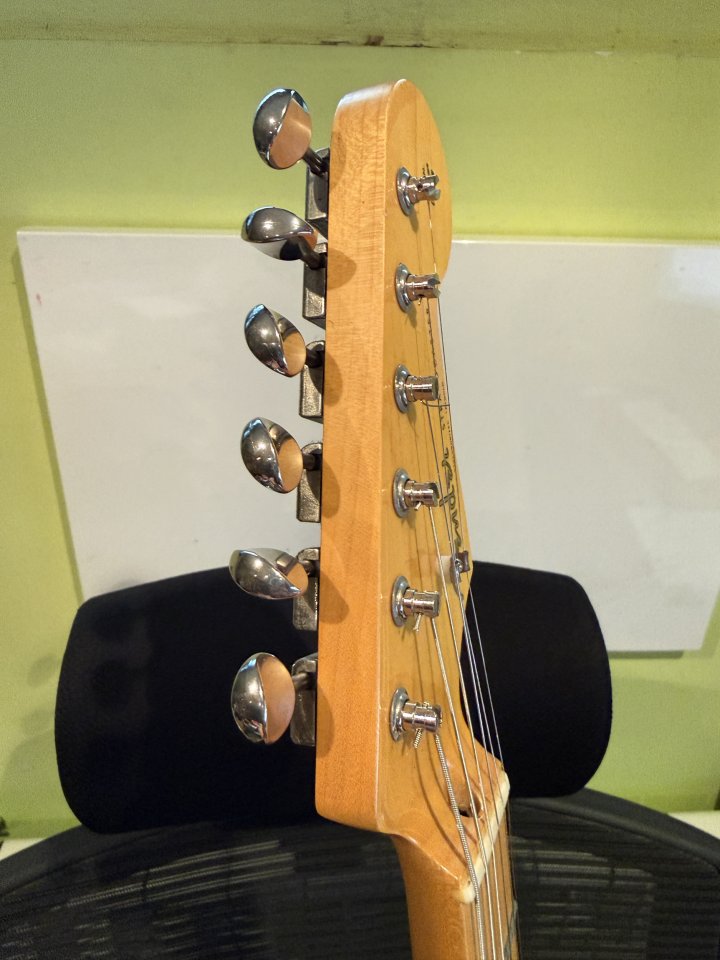 Fender JV Modified 50s Stratocaster HSS por Strato con Palorosa/Pauferro de segunda mano · Foto 10 de 10 · Madrid