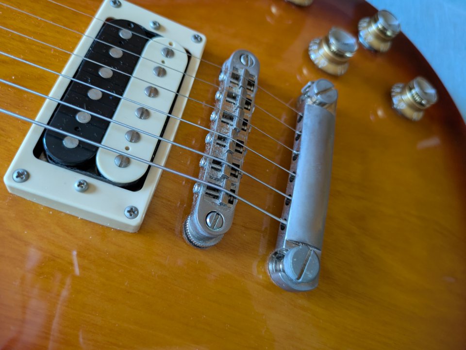 Guitarra Epiphone Les Paul Classic + estuche de segunda mano · Foto 7 de 9 · Madrid · 450 €