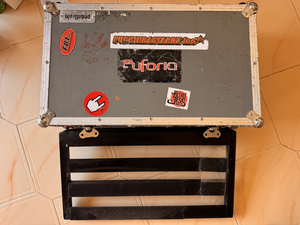 Kemper rack (sin previo), remote, Mision, flightcase y profiles de pago