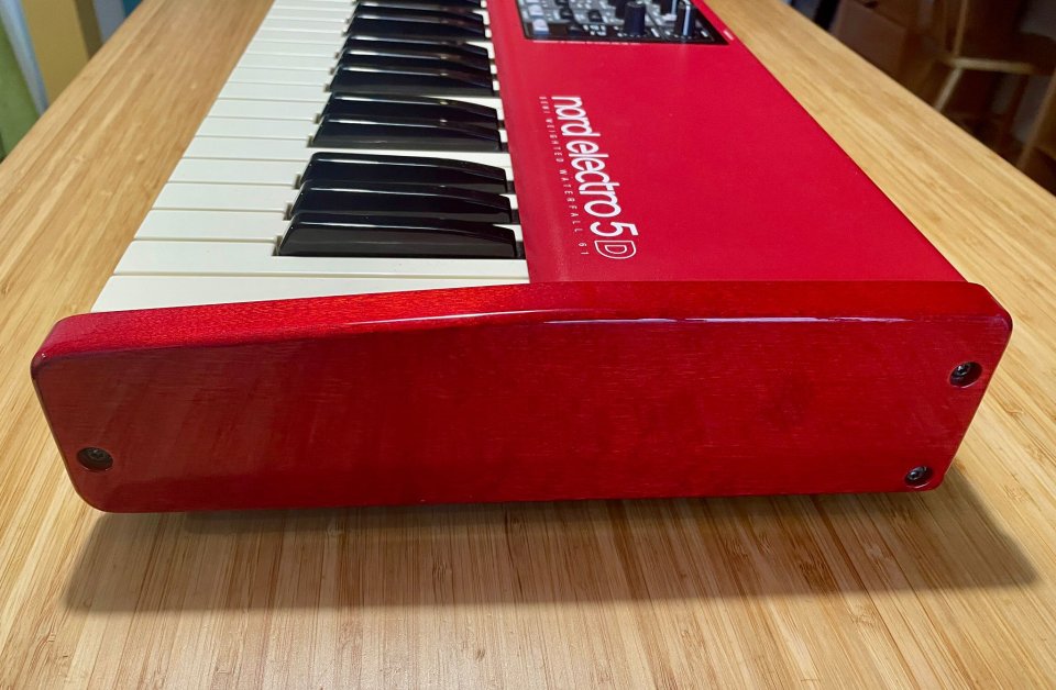 Nord Electro 5d 61 con funda de segunda mano · Foto 7 de 9 · Barcelona · 1250 €