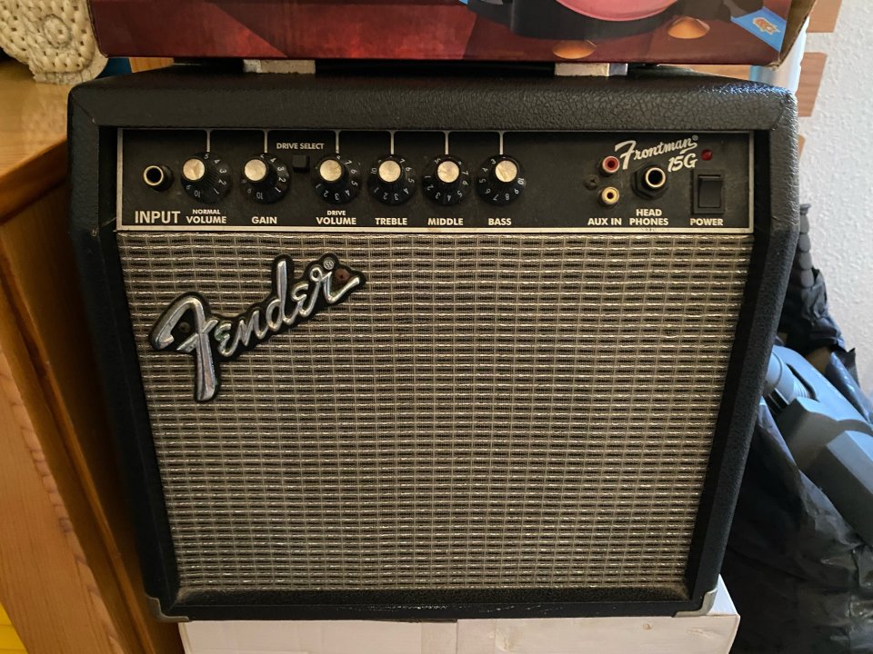 Fender Frontman 15G - Amplificador de guitarra 15W - buen estado de segunda mano · Foto 1 de 3 · Madrid · 65 €