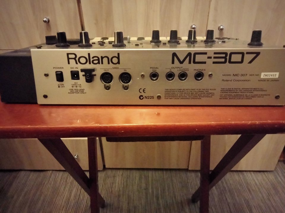 Roland MC 307