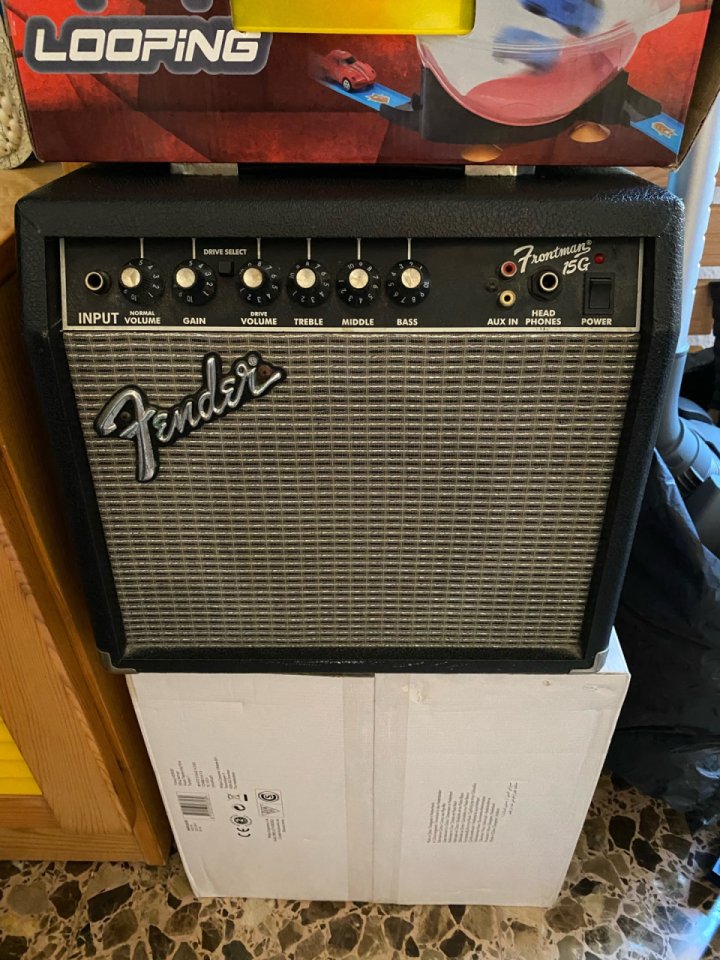 Fender Frontman 15G - Amplificador de guitarra 15W - buen estado de segunda mano · Foto 3 de 3 · Madrid · 65 €