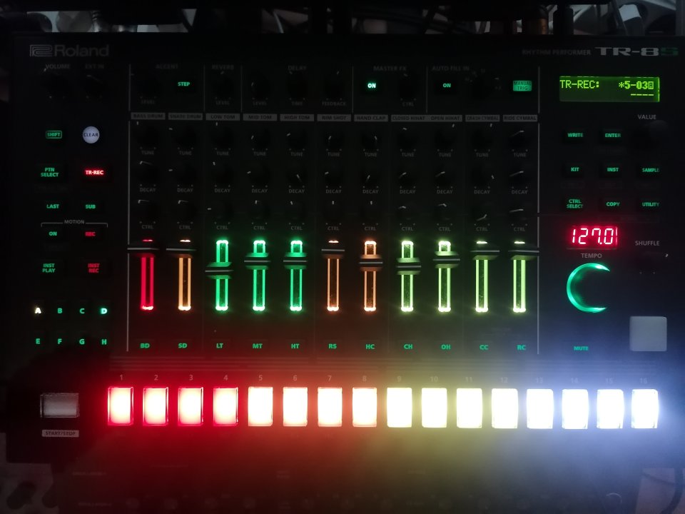 Roland TR8S de segunda mano · Barcelona · 430 €