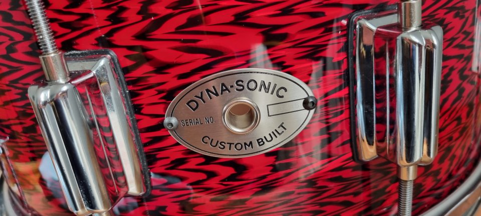 Rogers Dyna-Sonic 14" x 6.5" 37-RO Red Onyx - Beavertail