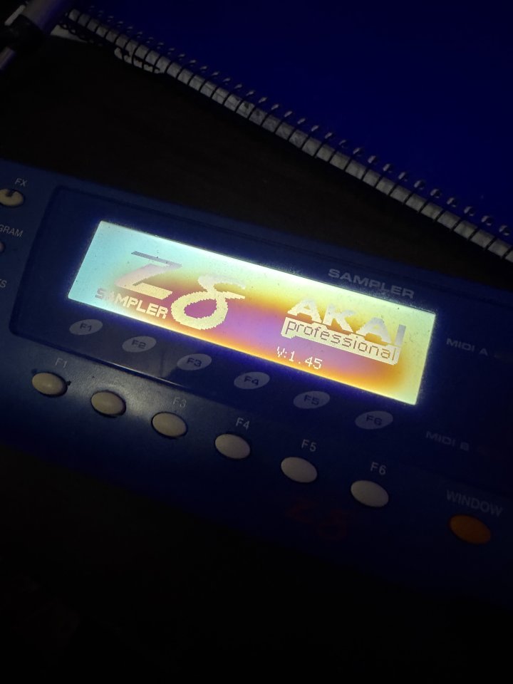 AKAI Z8 Sampler 24 Bit 96 Khz de segunda mano · Foto 1 de 4 · Madrid · 700 €