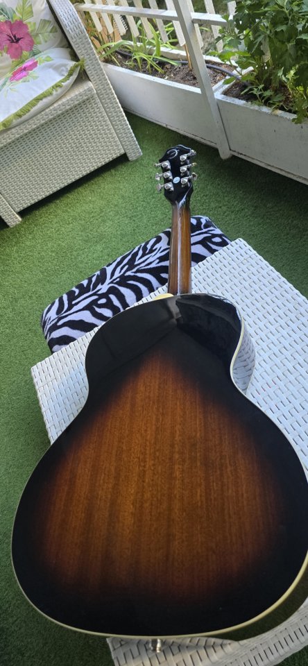 Guitarra Electroacústica Epiphone de segunda mano · Foto 7 de 10 · Madrid · 250 €