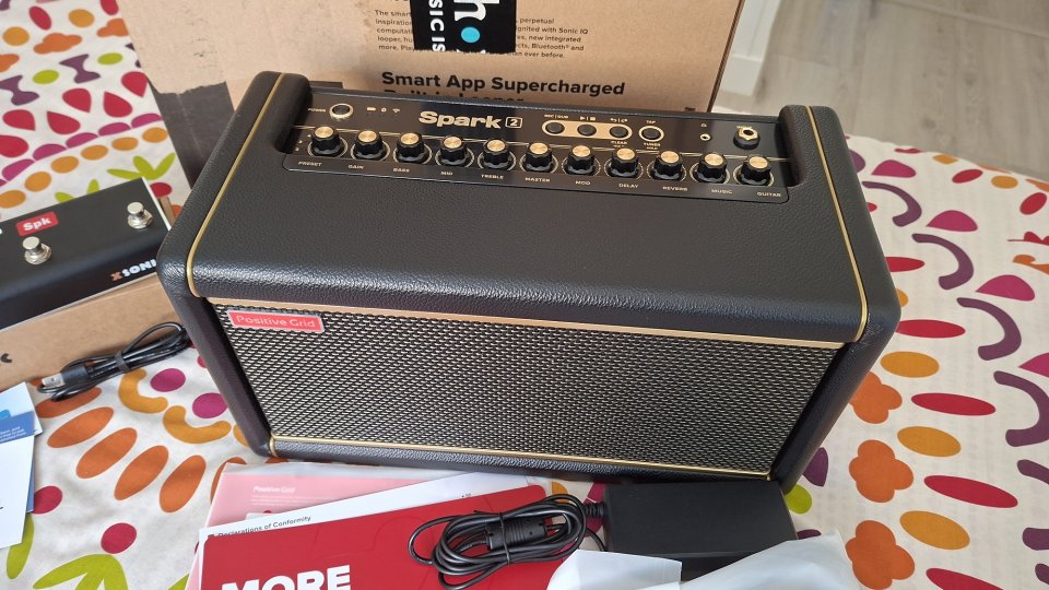 Ampli Positive Grid Spark 2 BK + Pedalera Xsonic Airstep