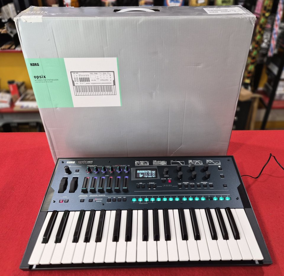 Korg Opsix MKII de segunda mano · Foto 1 de 4 · Girona · 389 €