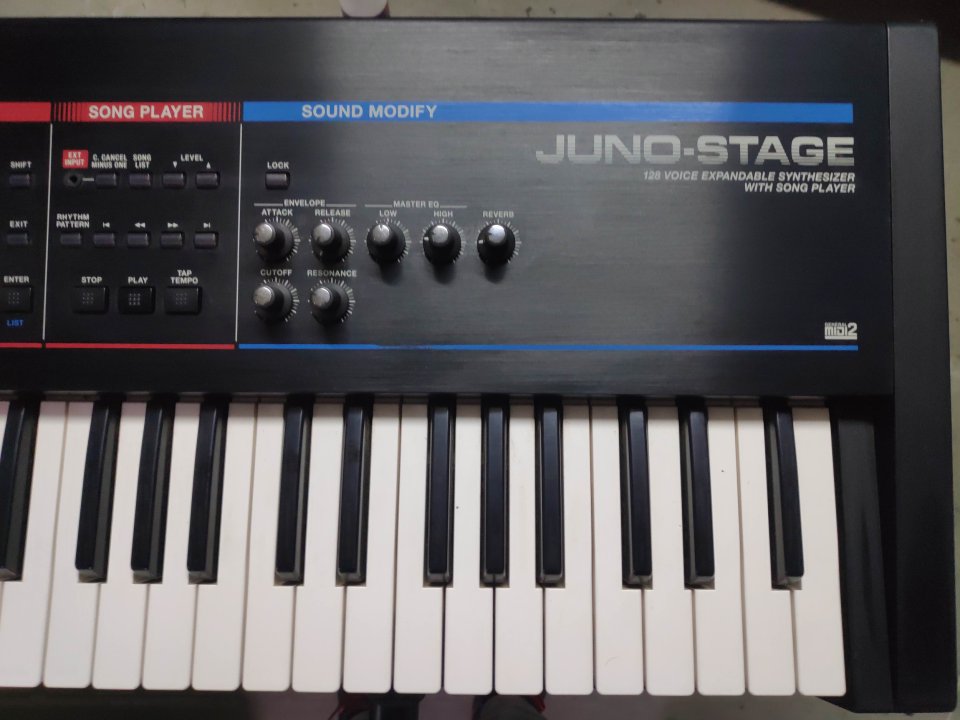 Roland Juno stage de 76 teclas de segunda mano · Foto 2 de 4 · Cantabria · 450 €