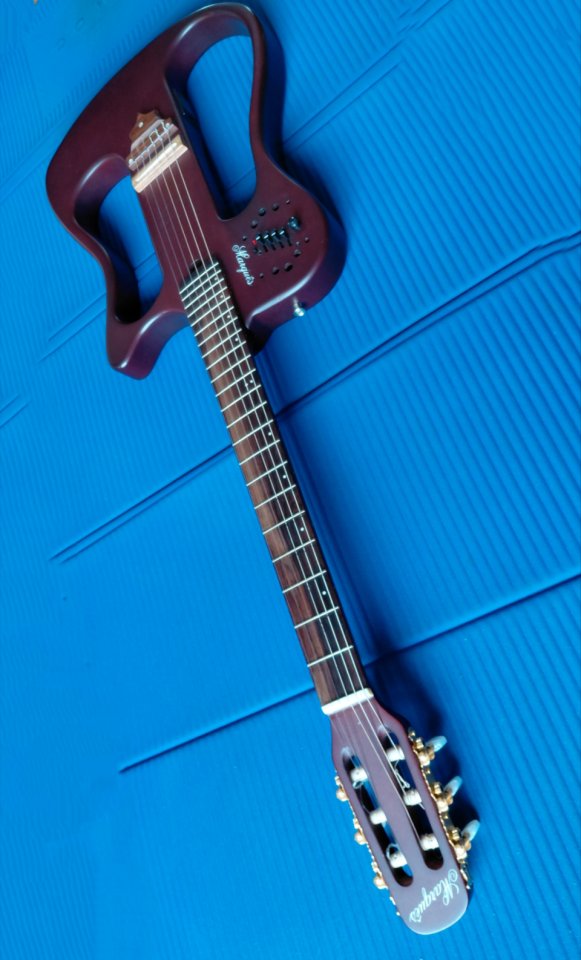 Guitarra brasileña Nylon activa