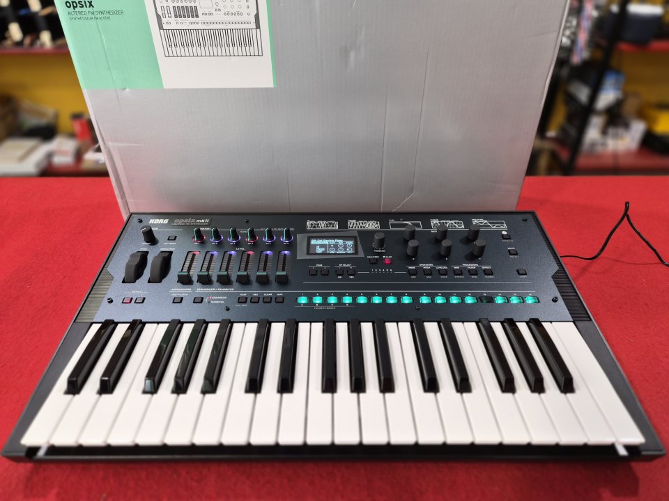 Korg Opsix MKII de segunda mano · Foto 2 de 4 · Girona · 389 €