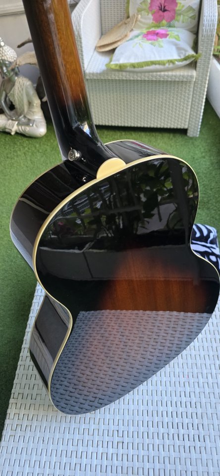Guitarra Electroacústica Epiphone de segunda mano · Foto 10 de 10 · Madrid · 250 €