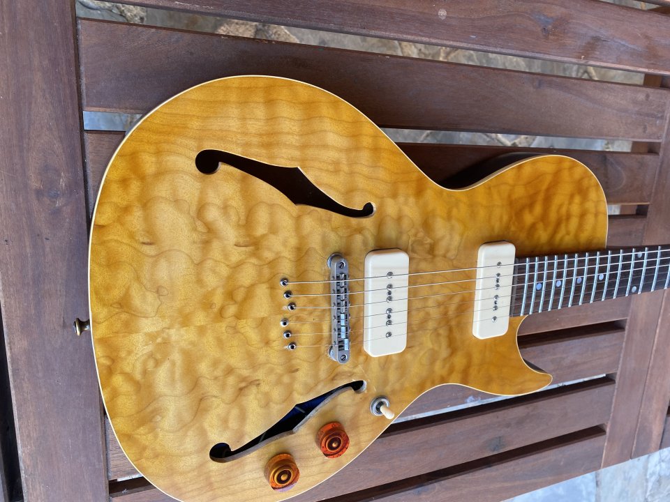 Guitarra Gibson/Luthier tipo B&G