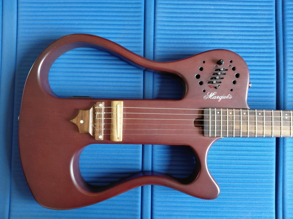 Guitarra brasileña Nylon activa