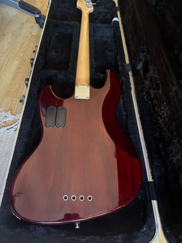 Sire Marcus Miller V7 Vintage Swamp Ash