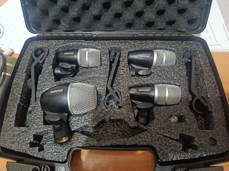 Kit de micrófonos para batería Shure PGDMK4 de segunda mano · Foto 1 de 4 · Barcelona · 170 €