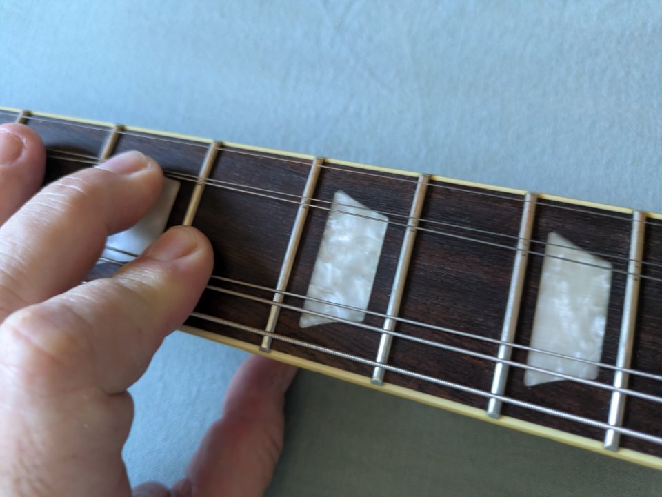 Guitarra Epiphone Les Paul Classic + estuche de segunda mano · Foto 8 de 9 · Madrid · 450 €