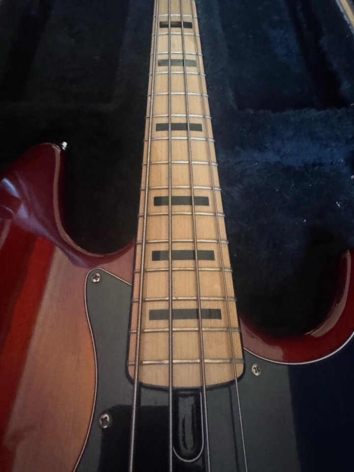 Sire Marcus Miller V7 Vintage Swamp Ash