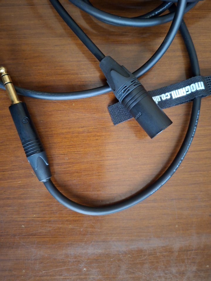 Cable Mogami 2534 y Neutrik gold XLR-TRS de segunda mano · Foto 2 de 2 · Madrid · 50 €