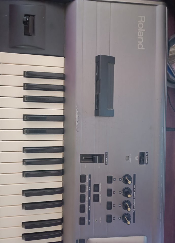 Roland Fantom 76 de segunda mano · Foto 2 de 2 · Cantabria · 350 €