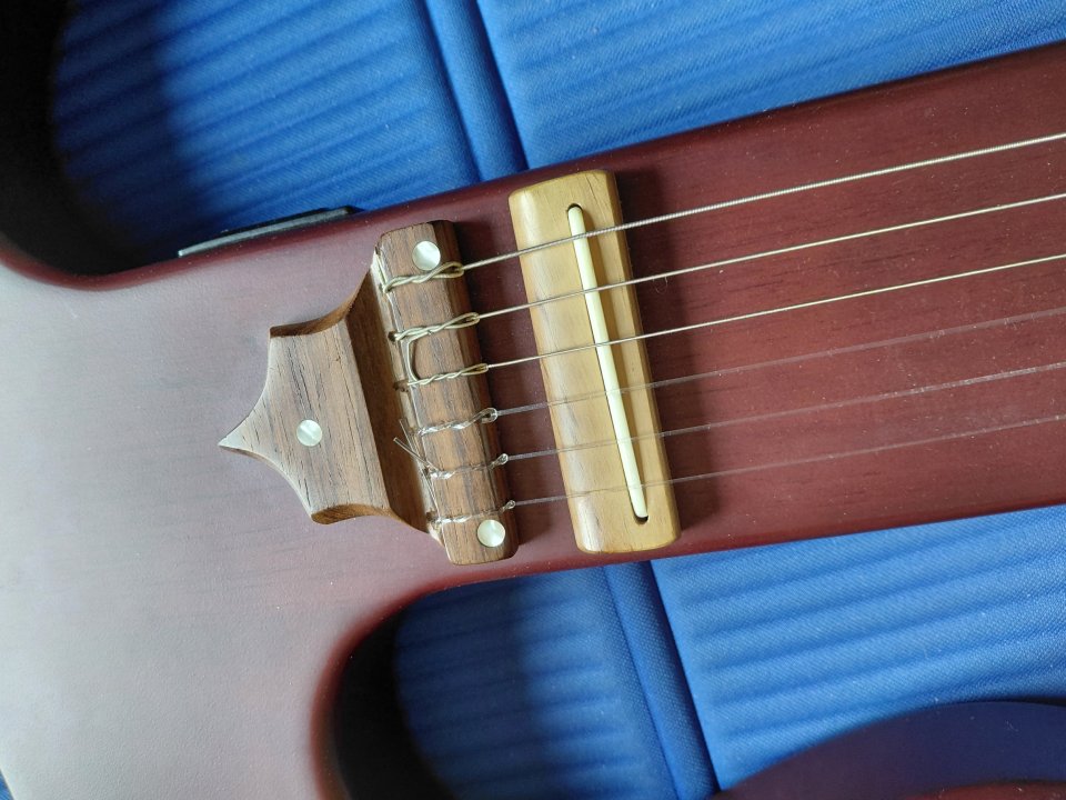 Guitarra brasileña Nylon activa