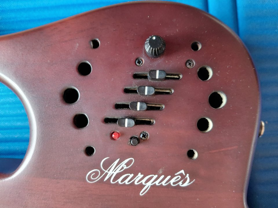 Guitarra brasileña Nylon activa