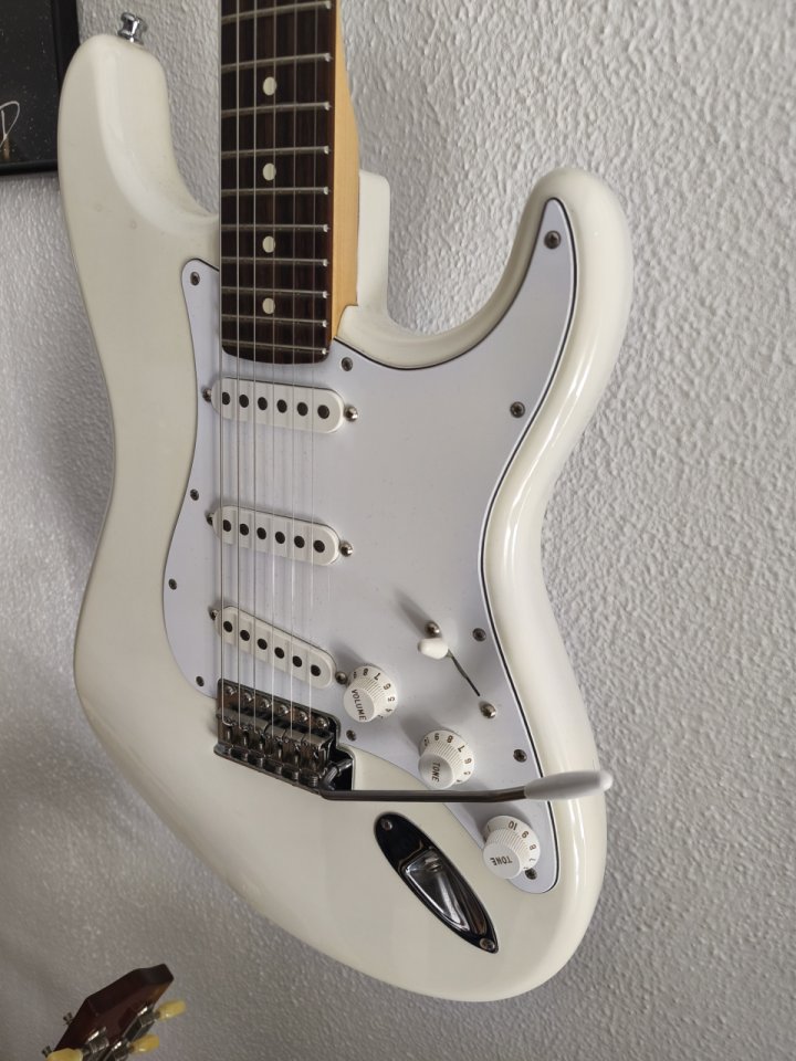 Fender Stratocaster Performer Artic White