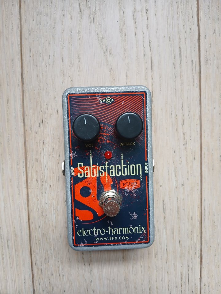 EHX Satisfaction Fuzz de segunda mano · Foto 1 de 3 · Asturias · 55 €