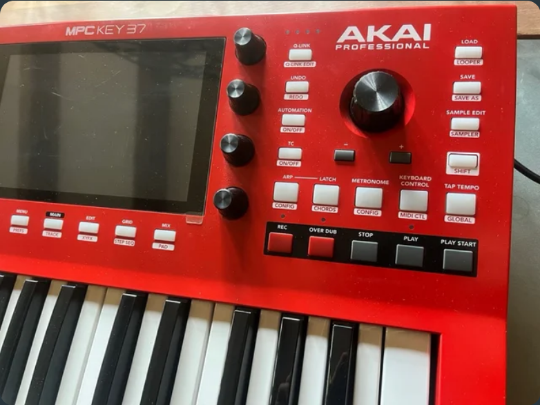 Akai MPC Key 37 + Decksaver de segunda mano · Foto 5 de 7 · Valencia · 540 €