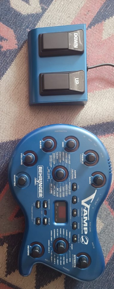 Behringer V-AMP 2 Multiefectos Guitarra de segunda mano · Foto 1 de 3 · Cantabria · 60 €