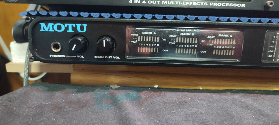 interface Motu 2408 MK3 +  placa pci