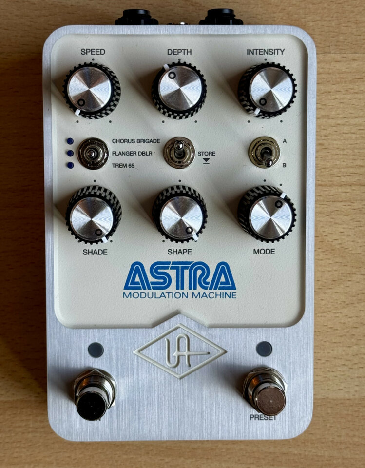 Universal Audio Astra Doubler-flanger-chorus-trem