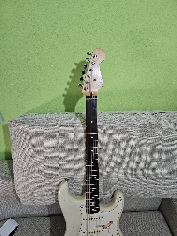 Fender Stratocaster mex  con piezas seleccionadas