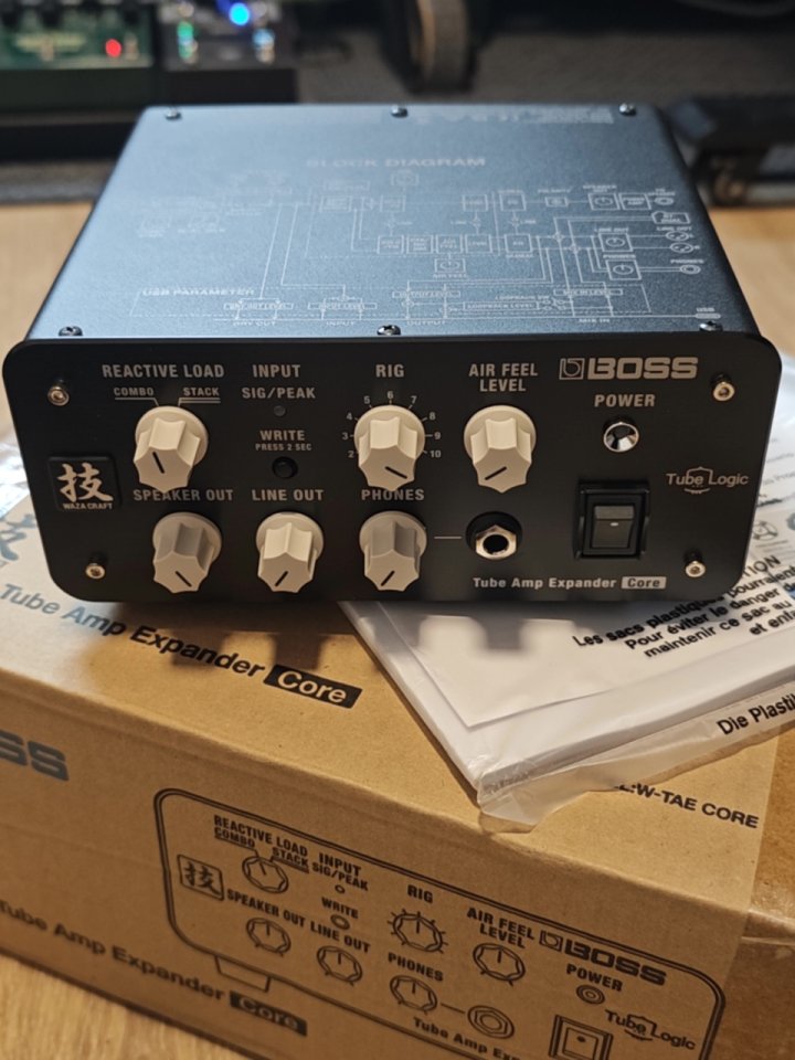 Boss WAZA Tube Amp Expander Core de segunda mano · Foto 1 de 6 · Barcelona · 500 €