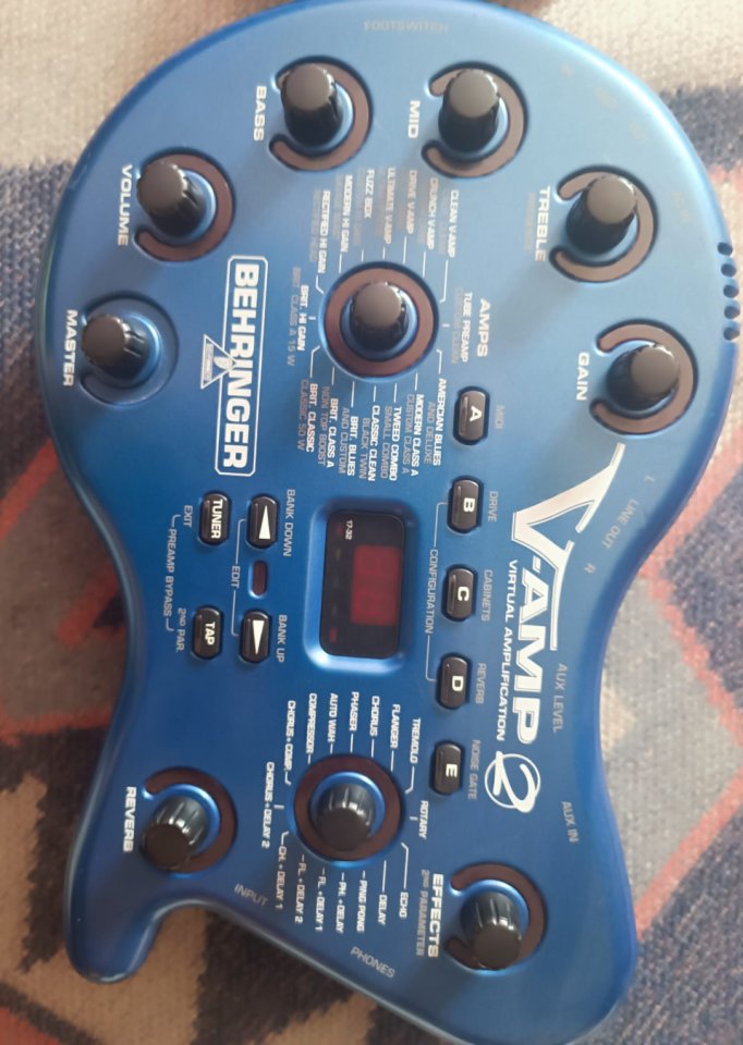 Behringer V-AMP 2 Multiefectos Guitarra de segunda mano · Foto 2 de 3 · Cantabria · 60 €