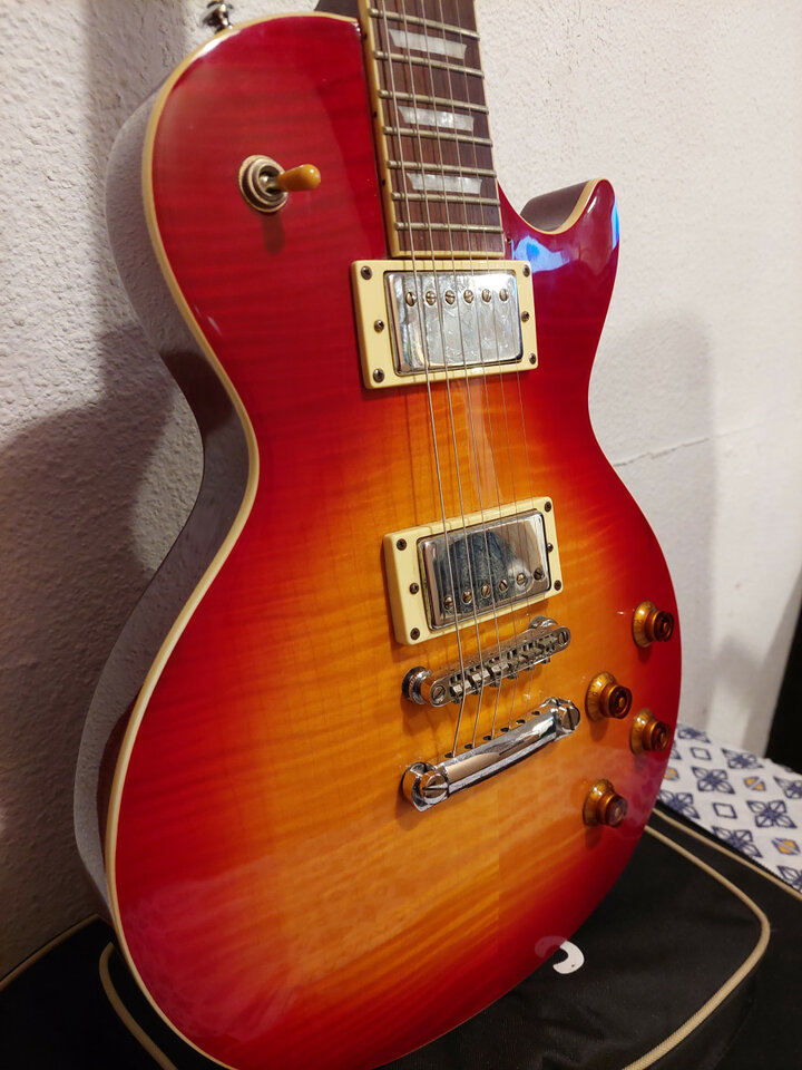 Tokai ALS62 Cherry Sunburst 2018 estilo “Les Paul”