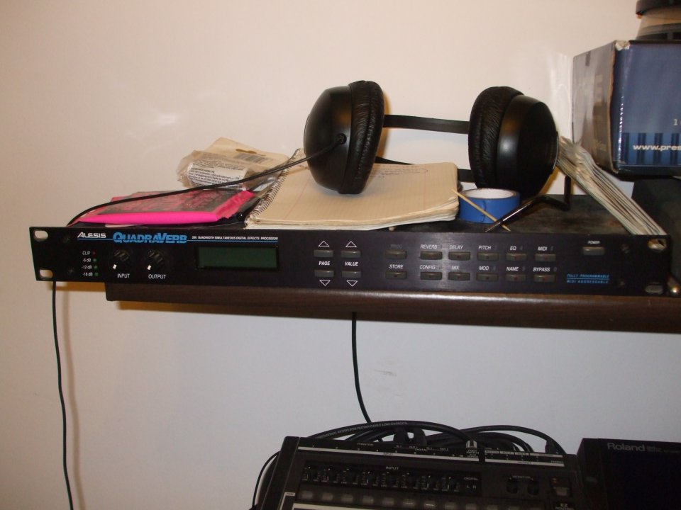 Alesis QuadraVerb 20k Bandwidth Simultaneous Digital Effects Processor