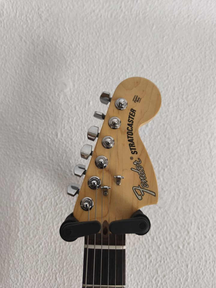 Fender Stratocaster Performer Artic White