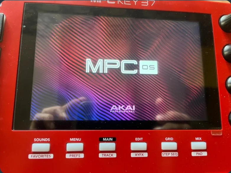 Akai MPC Key 37 + Decksaver de segunda mano · Foto 7 de 7 · Valencia · 540 €