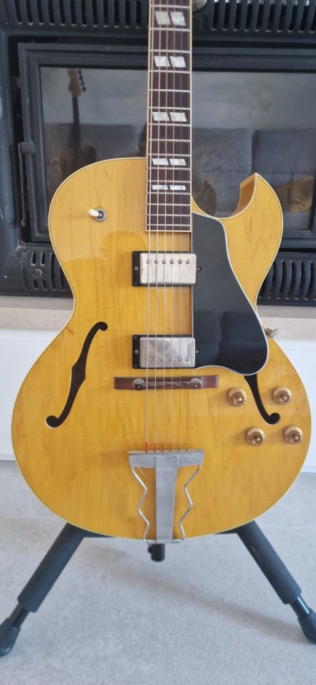 Archtop Tribute Custom ATC175D Natural de segunda mano · Foto 1 de 9 · Illes Balears · 1700 €