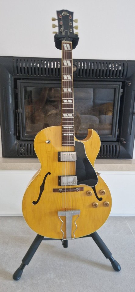 Archtop Tribute Custom ATC175D Natural de segunda mano · Foto 2 de 9 · Illes Balears · 1700 €