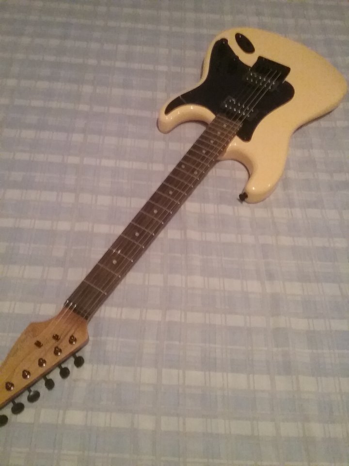 Harley Benton ST-Modern HH DS de segunda mano · Foto 9 de 10 · Madrid · 110 €