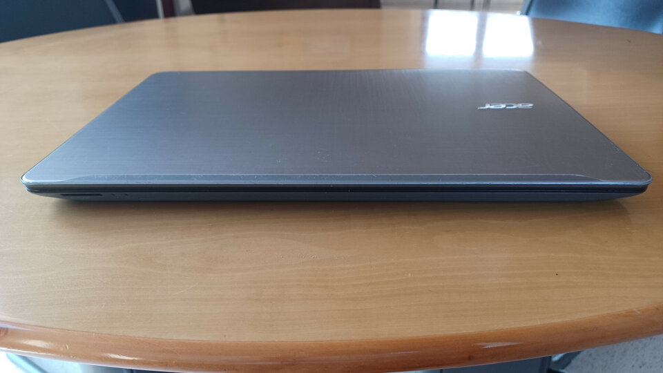 Ordenador portátil Acer i7 6500U. Ram 12GB DDR4. SSD 128GB+1TB HDD de segunda mano · Foto 5 de 9 · Madrid · 200 €