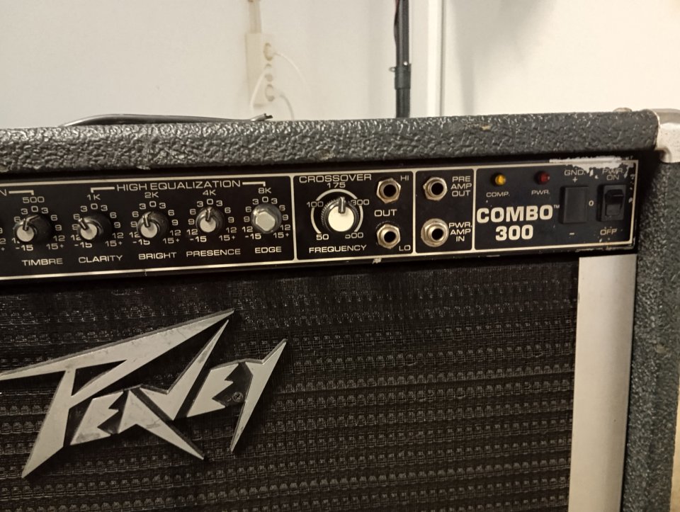 Peavy Combo 300 bajo