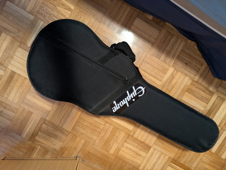 Guitarra Epiphone Les Paul Classic + estuche de segunda mano · Foto 9 de 9 · Madrid · 450 €