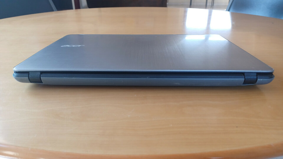 Ordenador portátil Acer i7 6500U. Ram 12GB DDR4. SSD 128GB+1TB HDD de segunda mano · Foto 6 de 9 · Madrid · 200 €