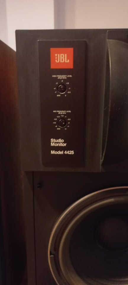 Altavoces pasivos JBL 4425 Studio Monitor + Amplificador HH VX-300 MOS FET de regalo