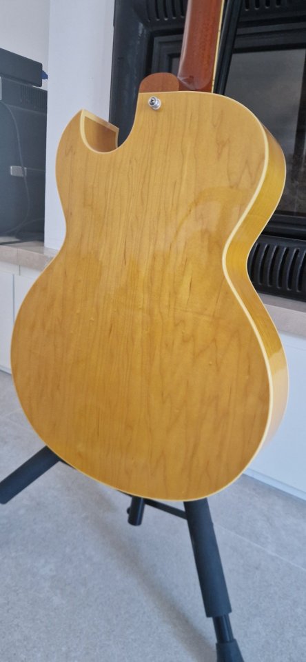 Archtop Tribute Custom ATC175D Natural de segunda mano · Foto 5 de 9 · Illes Balears · 1700 €