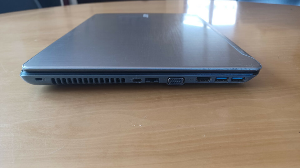 Ordenador portátil Acer i7 6500U. Ram 12GB DDR4. SSD 128GB+1TB HDD de segunda mano · Foto 7 de 9 · Madrid · 200 €